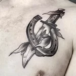 Фото тату подкова 17.02.22 №0192 - horseshoe tattoo tatufoto.com
