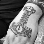 Фото тату руны 17.02.22 №0022 - Rune tattoo tatufoto.com