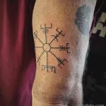 Фото тату руны 17.02.22 №0052 - Rune tattoo tatufoto.com