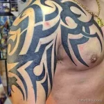 Фото трайбл тату грудь 23.02.22 №0009 - tribal tattoo tatufoto.com