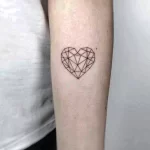 тату минимализм сердце 06.02.22 №0017 - heart tattoo tatufoto.com