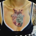 тату сердце на груди 06.02.22 №0023 - heart tattoo tatufoto.com