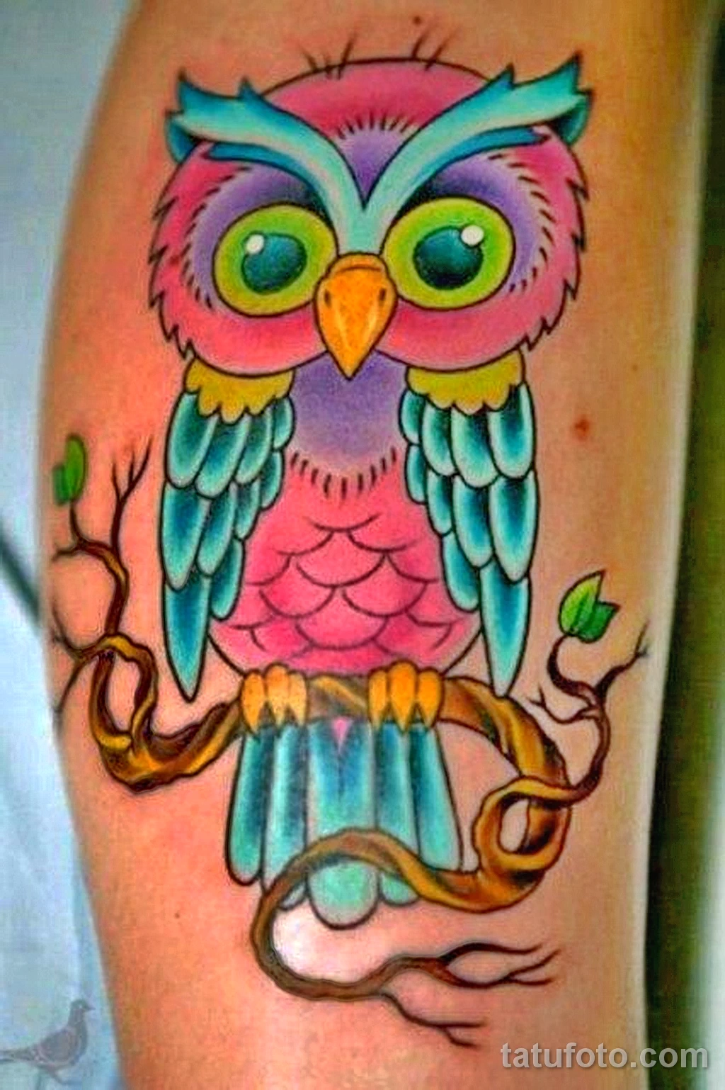 тату цветное на ногу 13.02.22 №0008 — color drawing tattoo tatufoto.com
