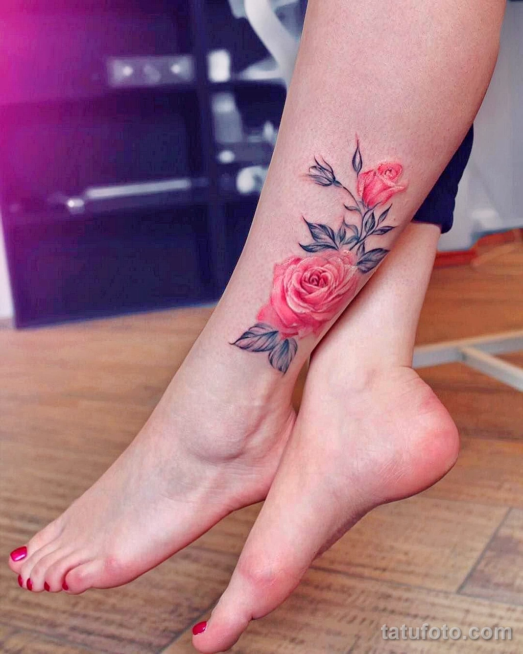 тату цветное на ногу 13.02.22 №0010 — color drawing tattoo tatufoto.com