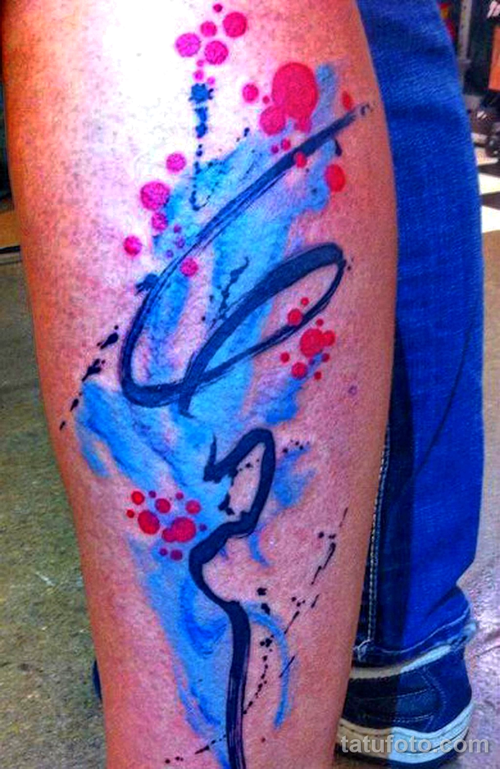 тату цветное на ногу 13.02.22 №0014 — color drawing tattoo tatufoto.com