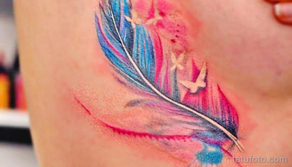 тату цветное перо 13.02.22 №0016 — color drawing tattoo tatufoto.com
