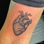 фото тату с рисунком сердца 05.02.22 №0674 - heart tattoo photo tatufoto.com