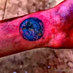 Фото тату планета Земля 28.03.22 №1150 - planet earth tattoo tatufoto.com