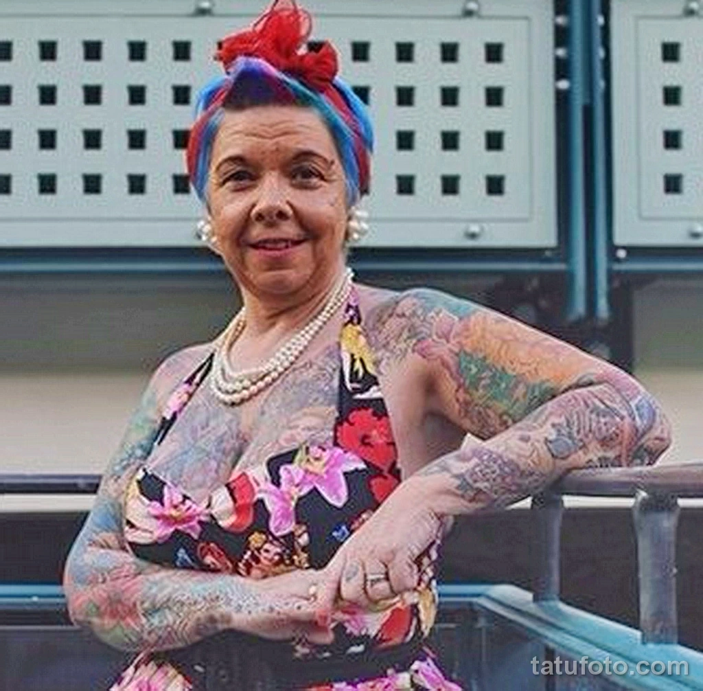 Татуировки на старых женщинах
