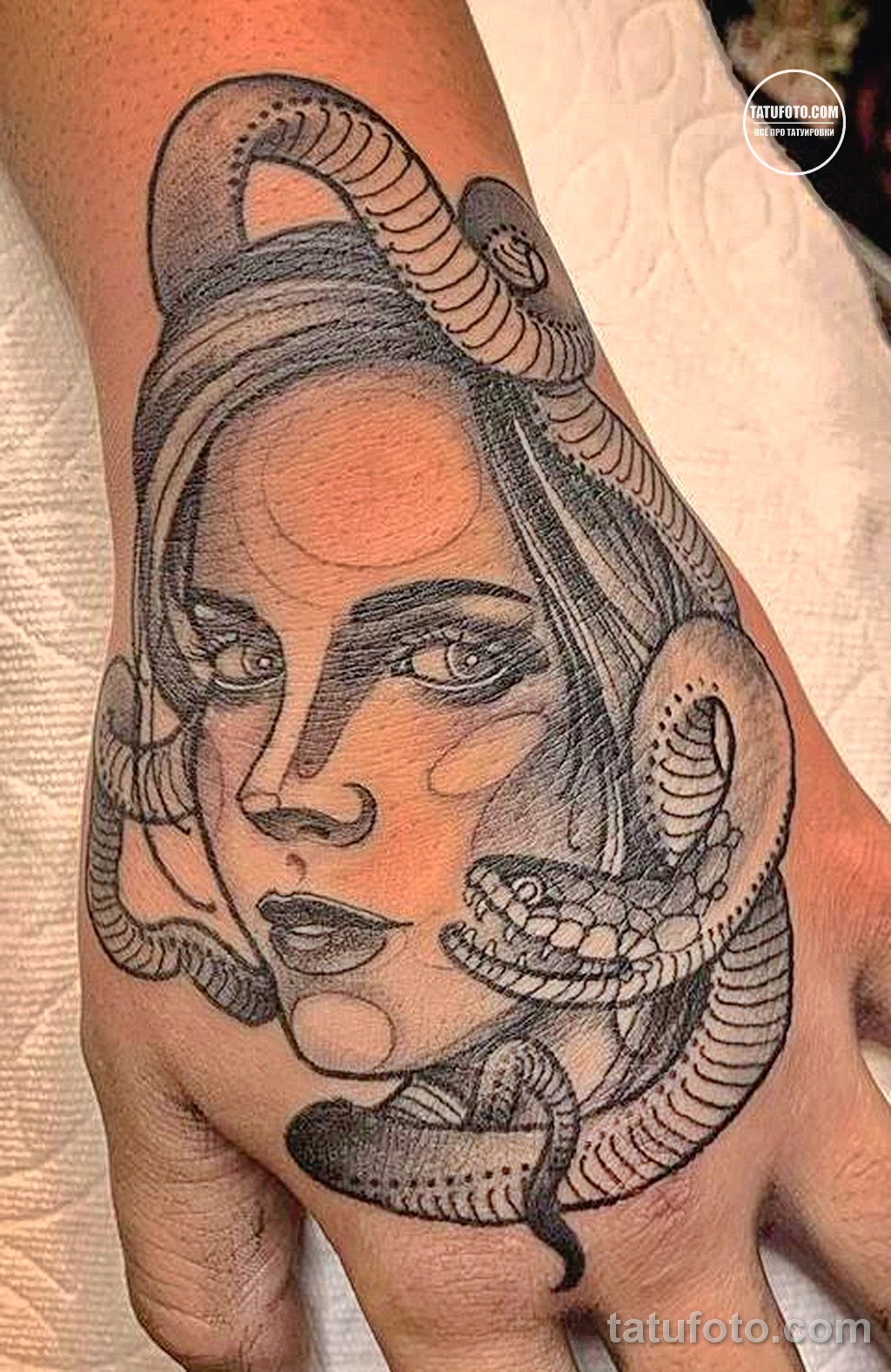 Новый интересный рисунок тату 27.04.22 №0197 — New interesting tattoo desig tatufoto.com