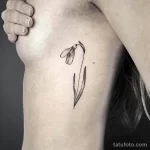 Фото тату цветок подснежника 19.04.22 №0017 - snowdrop flower tattoo tatufoto.com