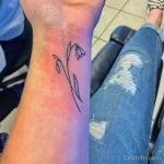 Фото тату цветок подснежника 19.04.22 №0033 - snowdrop flower tattoo tatufoto.com