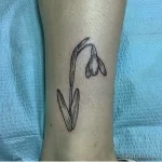 Фото тату цветок подснежника 19.04.22 №0038 - snowdrop flower tattoo tatufoto.com