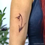 Фото тату цветок подснежника 19.04.22 №0052 - snowdrop flower tattoo tatufoto.com