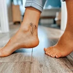 Фото тату цветок подснежника 19.04.22 №0134 - snowdrop flower tattoo tatufoto.com