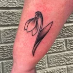 Фото тату цветок подснежника 19.04.22 №0169 - snowdrop flower tattoo tatufoto.com