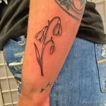 Фото тату цветок подснежника 19.04.22 №0200 - snowdrop flower tattoo tatufoto.com