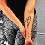 Фото тату цветок подснежника 19.04.22 №0241 - snowdrop flower tattoo tatufoto.com