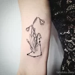 Фото тату цветок подснежника 19.04.22 №0257 - snowdrop flower tattoo tatufoto.com