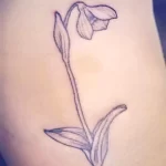 Фото тату цветок подснежника 19.04.22 №0259 - snowdrop flower tattoo tatufoto.com
