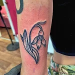 Фото тату цветок подснежника 19.04.22 №0313 - snowdrop flower tattoo tatufoto.com