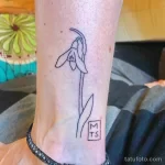Фото тату цветок подснежника 19.04.22 №0316 - snowdrop flower tattoo tatufoto.com
