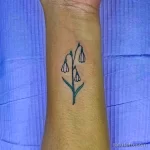 Фото тату цветок подснежника 19.04.22 №0322 - snowdrop flower tattoo tatufoto.com