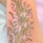 Фото тату цветок подснежника 19.04.22 №0334 - snowdrop flower tattoo tatufoto.com