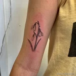 Фото тату цветок подснежника 19.04.22 №0362 - snowdrop flower tattoo tatufoto.com