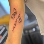 Фото тату цветок подснежника 19.04.22 №0374 - snowdrop flower tattoo tatufoto.com