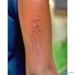 Фото тату цветок подснежника 19.04.22 №0382 - snowdrop flower tattoo tatufoto.com