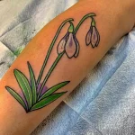 Фото тату цветок подснежника 19.04.22 №0391 - snowdrop flower tattoo tatufoto.com