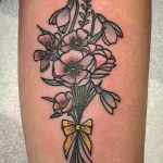 Фото тату цветок подснежника 19.04.22 №0403 - snowdrop flower tattoo tatufoto.com