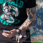 Злые хендпоук тату у парня на руке-Уличная тату-street tattoo-tatufoto.com 3