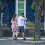 Фото тату на руке мужчины: детализированный рисунок, вид сбоку, уличная фотография, татуировка на предплечье.