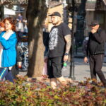 Парень с тату рунами и тату оскал медведя на руках 12