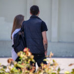 Тату перо на правом запястье парня -Уличная тату-street tattoo-24052022-tatufoto.com 3