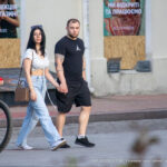 Тату с перьями и скрещенными мечами на руках парня -Уличная тату-street tattoo-tatufoto.com 3