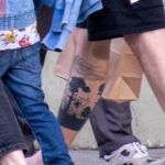 Тату силуэт леса и дата внизу ноги парня браслетом -Уличная тату-street tattoo-24052022-tatufoto.com 3