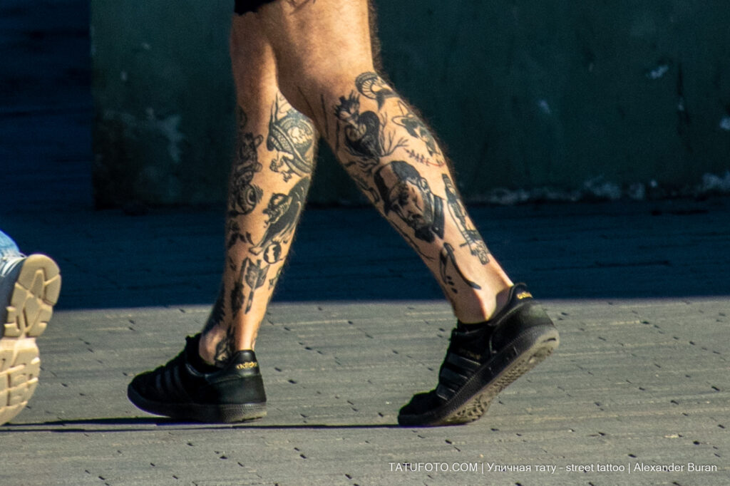 Хулиганские хендпоук тату внизу ног парня -Уличная тату-street tattoo-tatufoto.com 3