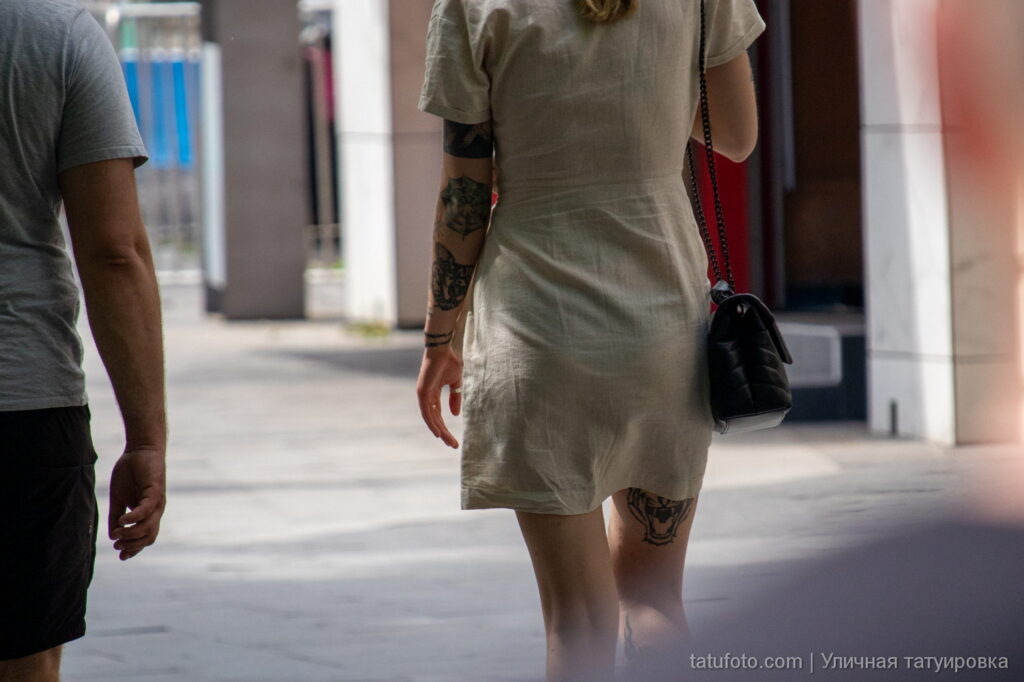девушка у которой есть на теле татуировка с паутиной и свастикой32 - Уличная тату 22062022 №082 - tatufoto.com