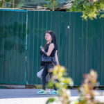 молодая девушка с татуировкой петли на лице55 - Уличная тату 22062022 №202 - tatufoto.com
