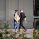 молодой парень с татуировками узоров браслетом внизу правой руки33 - Уличная тату 22062022 №293 - tatufoto.com
