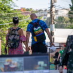 мужчина с тату иероглифы и тату надписями на руке43 - Уличная тату 22062022 №413 - tatufoto.com
