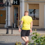 мужчина с тату портретом девушки в стиле Санта муэрте на левой руке05 - Уличная тату 22062022 №433 - tatufoto.com