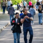 мужчина с тату рукавом на левой руке 1 - Уличная тату 22062022 №442 - tatufoto.com