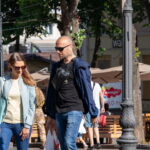 мужчина с тату трайбл узор на шее19 - Уличная тату 22062022 №449 - tatufoto.com