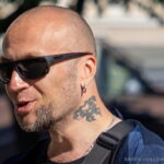 мужчина с тату трайбл узор на шее23 - Уличная тату 22062022 №451 - tatufoto.com