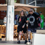 молодые мужчина и девушка с огромным количеством татуировок на теле53