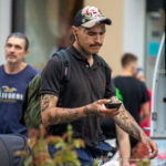 Парень с татуировками на лице, шее и руках 4 tatufoto.com - уличная тату